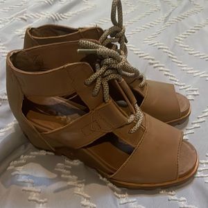 Sorel Joanie Sandals Camel Brown Leather size 8.5